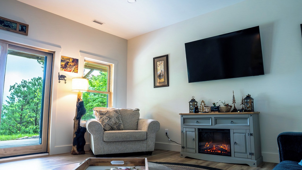 Photo of Livingroom in Lenoir