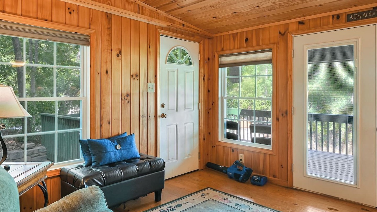 Photo of Livingroom in Sunset Cove