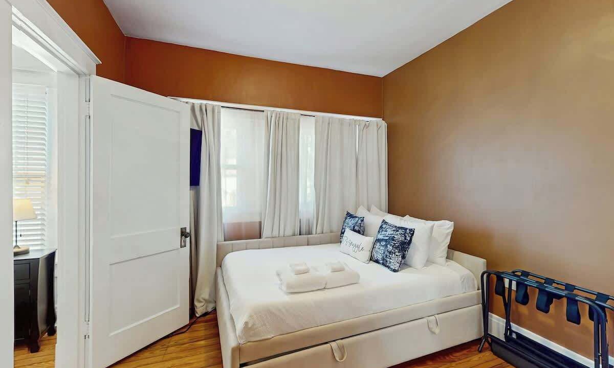 Photo of Bedroom in Shelby Hills