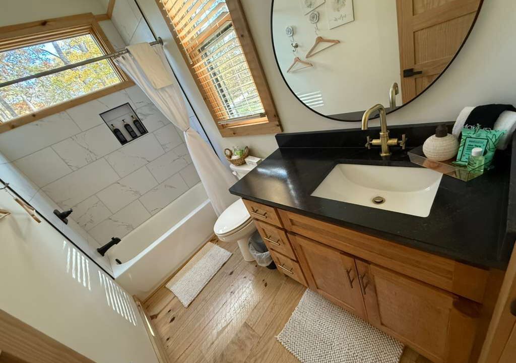 Photo of Bathroom in McCaysville