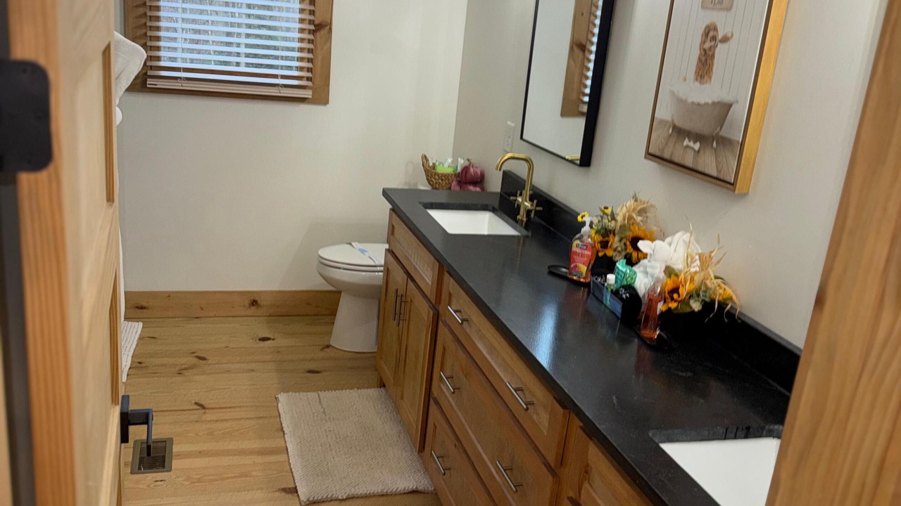 Photo of Bathroom in McCaysville