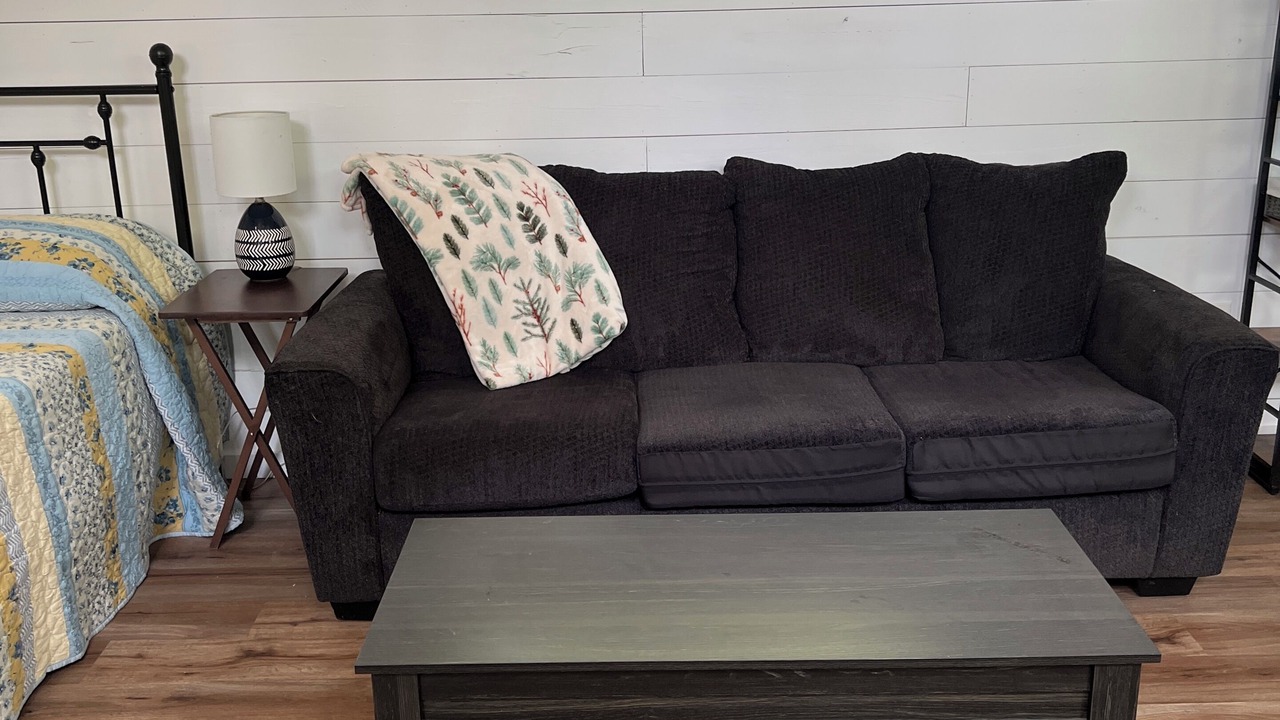 Photo of Livingroom in Byrdstown