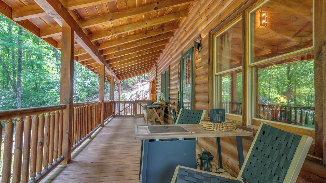 Photo of Patio Balcony in Lake Lure