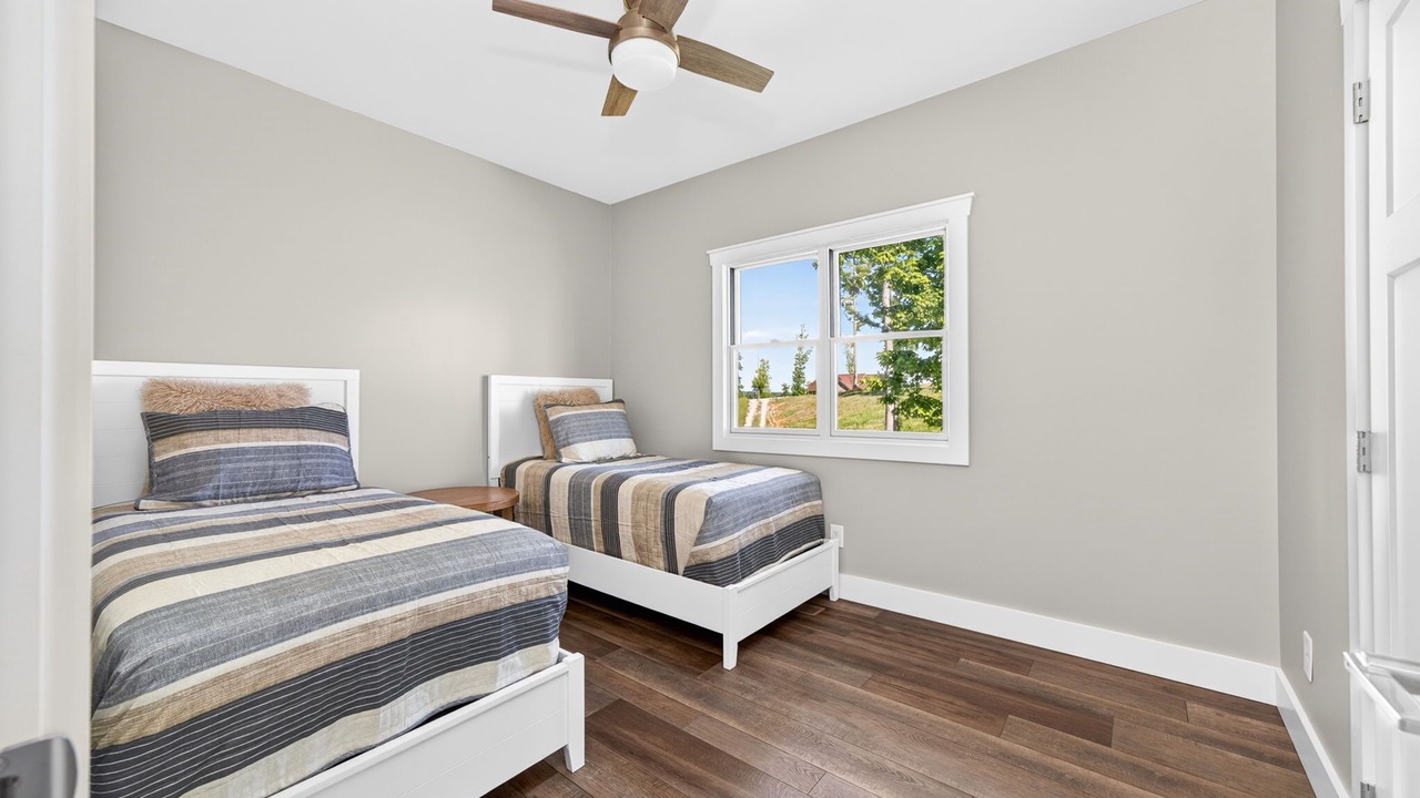 Photo of Bedroom in Byrdstown