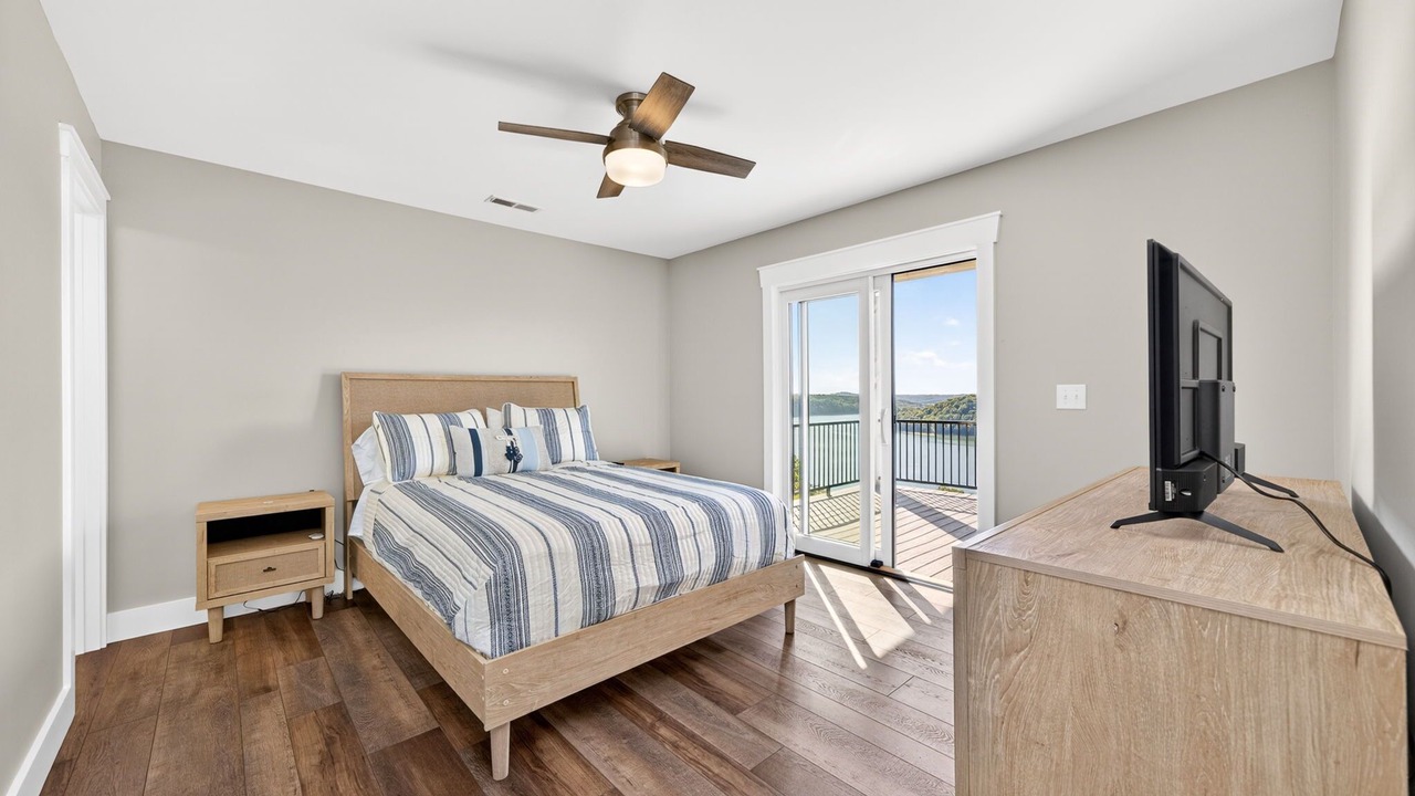 Photo of Bedroom in Byrdstown