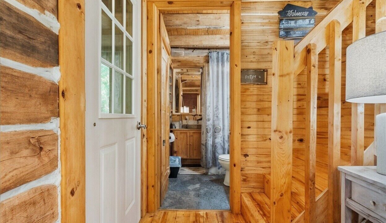 Photo of Bathroom in Birdseye
