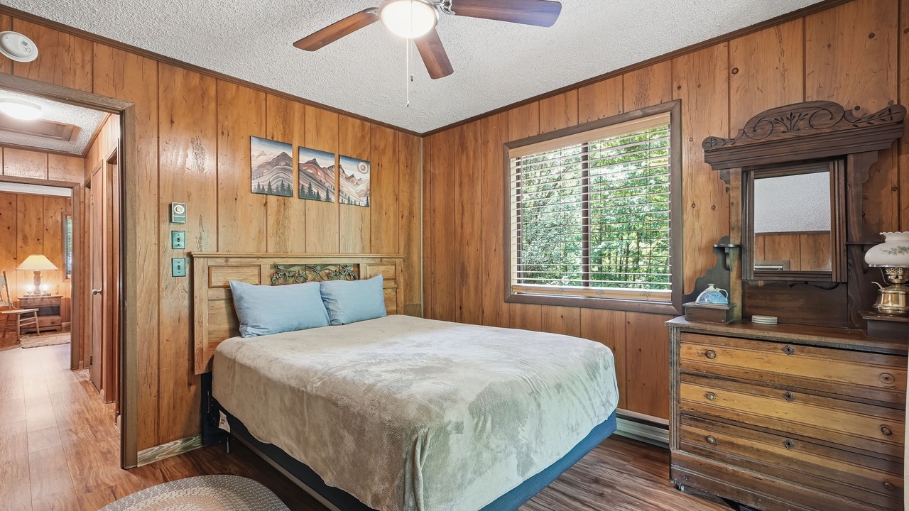 Photo of Bedroom in Murphy