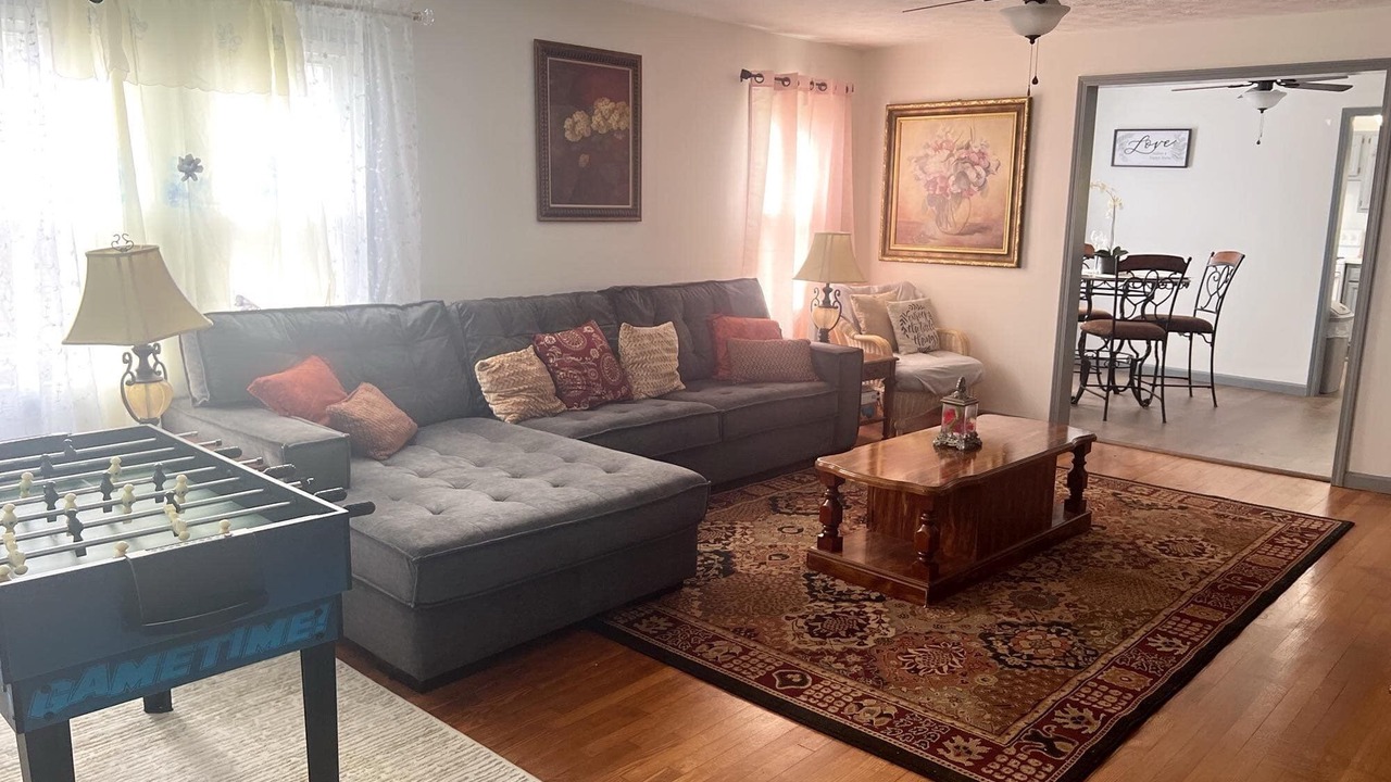 Photo of Livingroom in Greeneville
