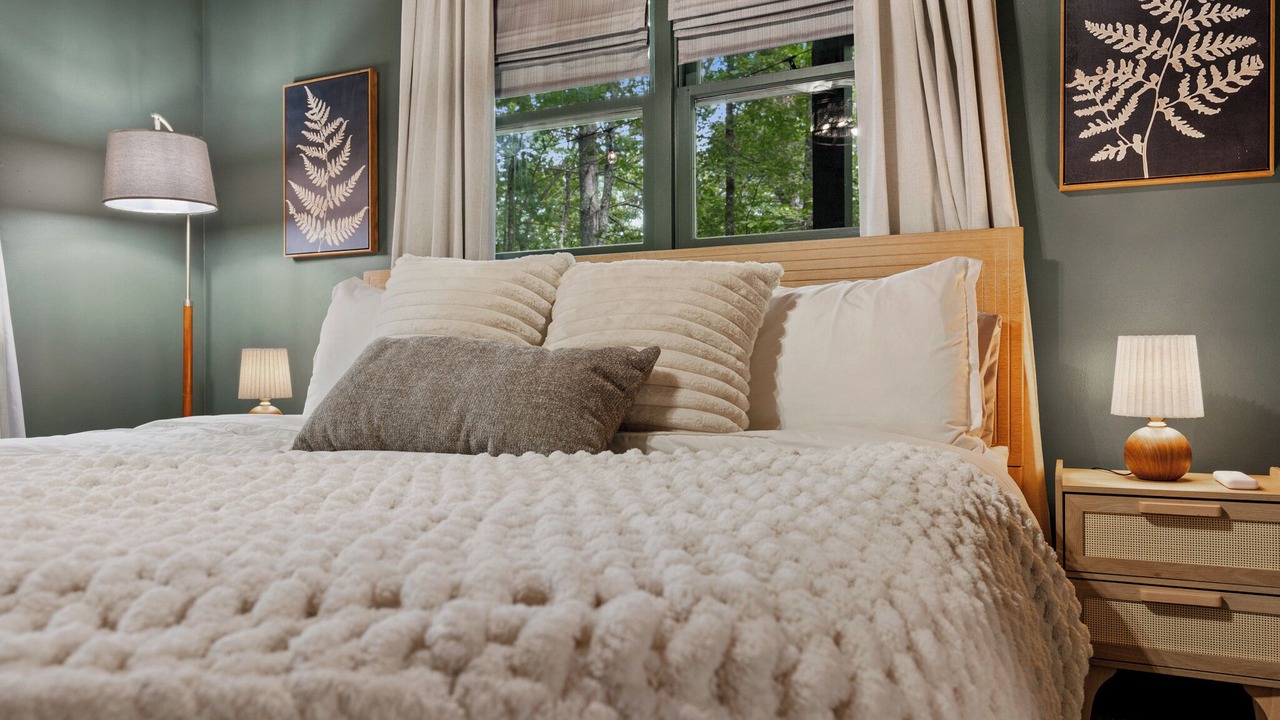 Photo of Bedroom in Raccoon Ridge