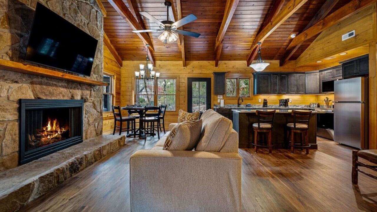 Photo of Livingroom in Rocky Grove
