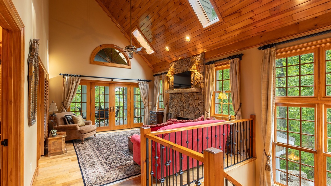Photo of Livingroom in Santeetlah