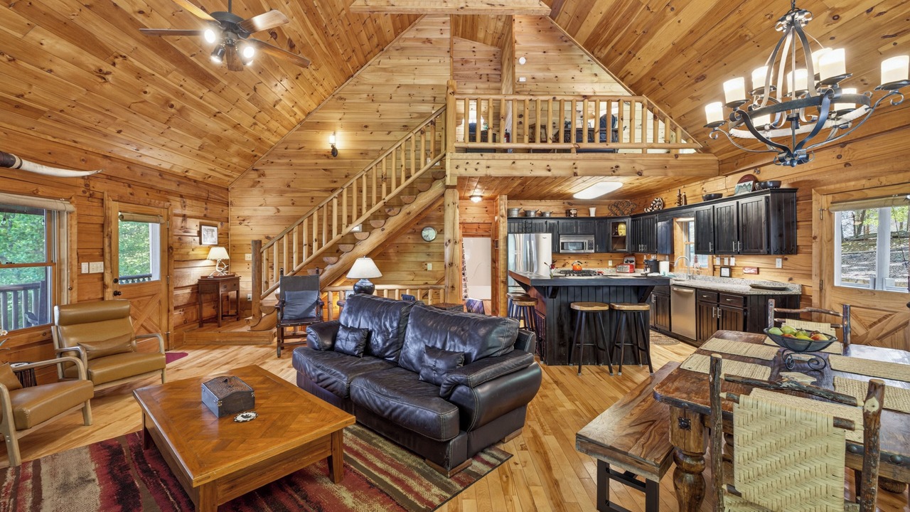 Photo of Livingroom in Ridges Over the Lake