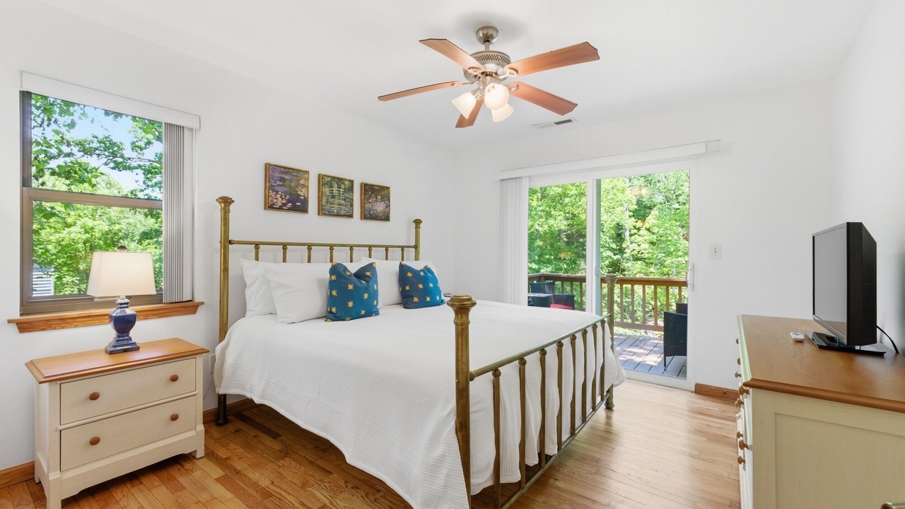 Photo of Bedroom in Hayesville