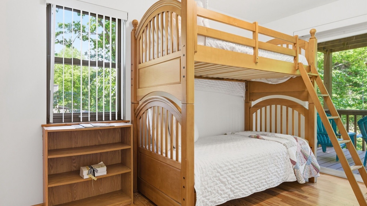 Photo of Bedroom in Hayesville