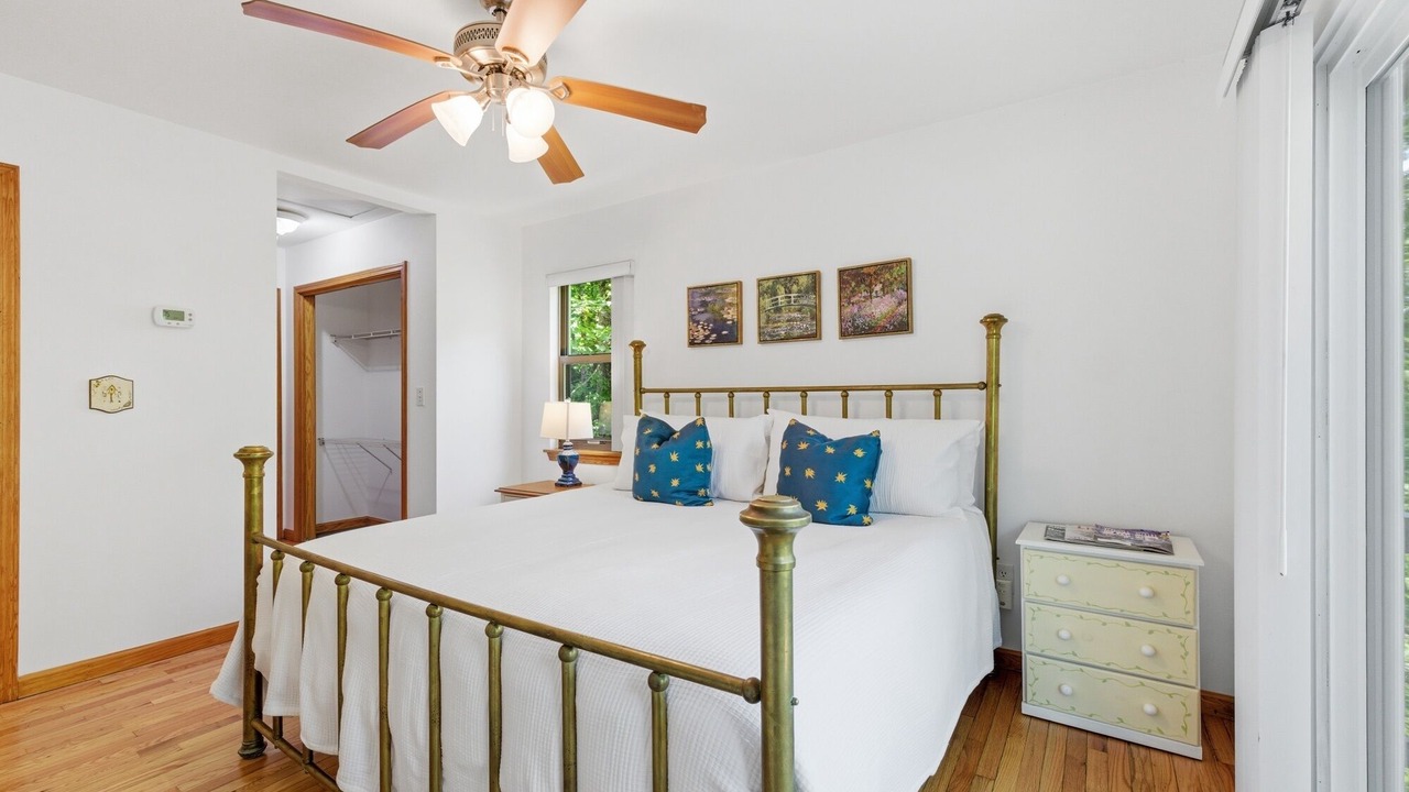 Photo of Bedroom in Hayesville