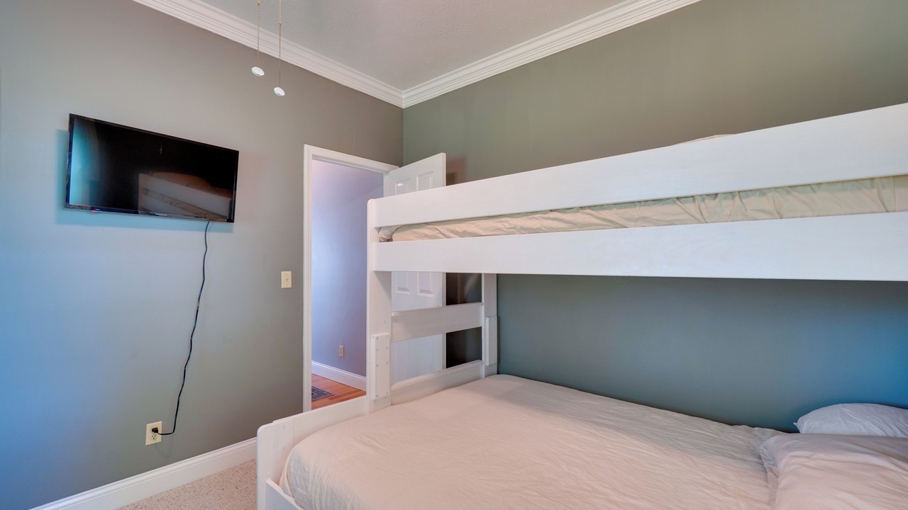 Photo of Bedroom in Byrdstown