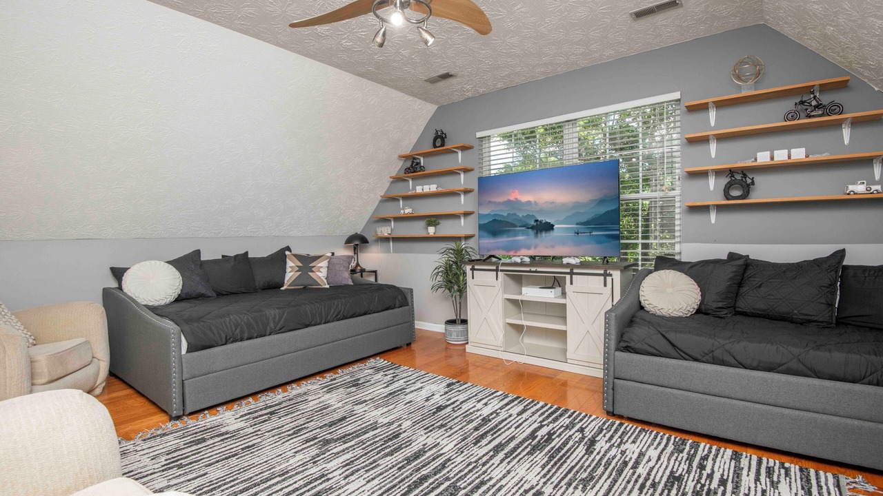 Photo of Livingroom in Knoxville