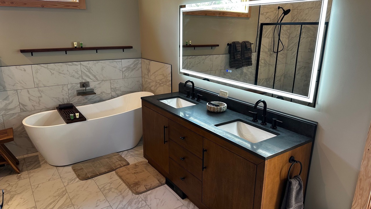 Photo of Bathroom in Apple Ridge