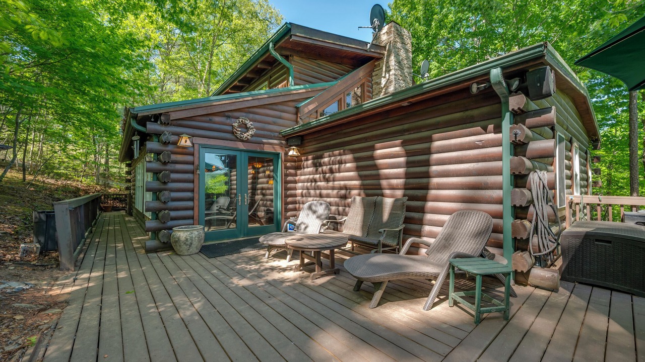 Photo of Patio Balcony in Lake Lure