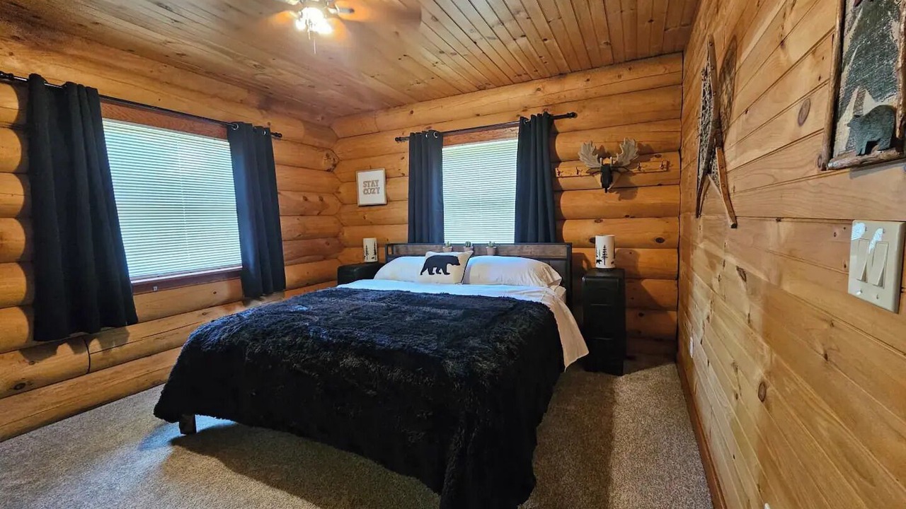 Photo of Bedroom in Tellico Plains