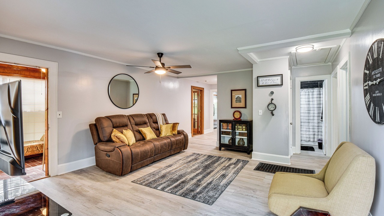 Photo of Livingroom in Toccoa