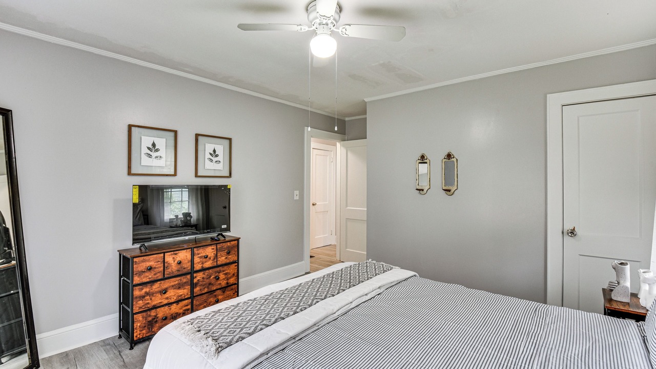 Photo of Bedroom in Toccoa