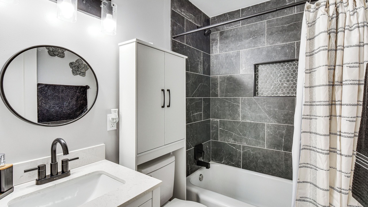 Photo of Bathroom in Toccoa