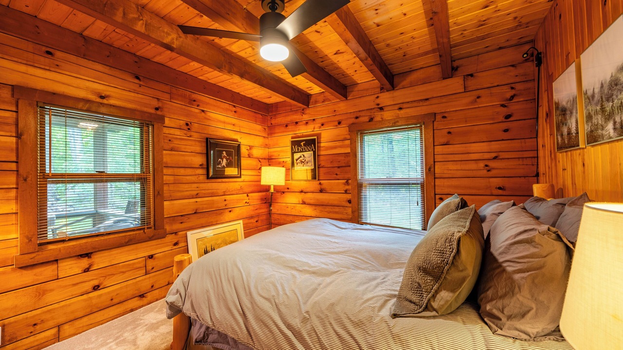 Photo of Bedroom in Timberline
