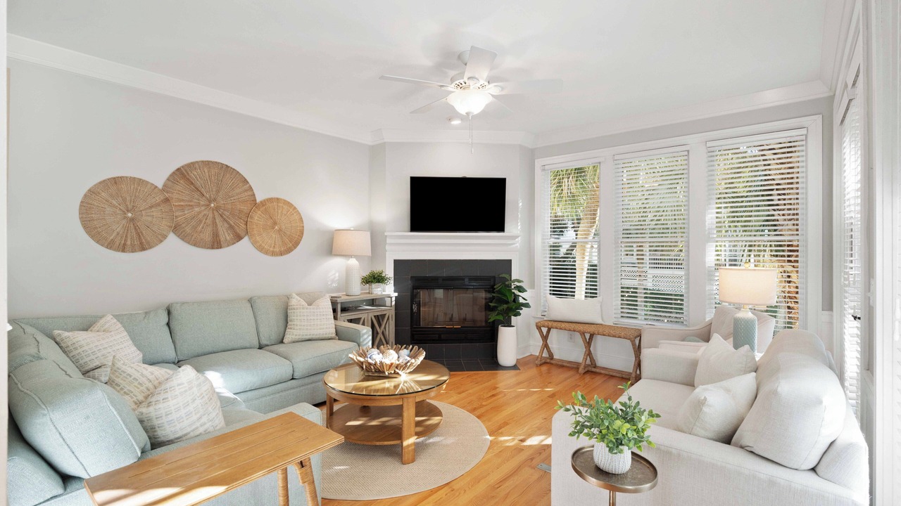 Photo of Livingroom in Twin Oaks