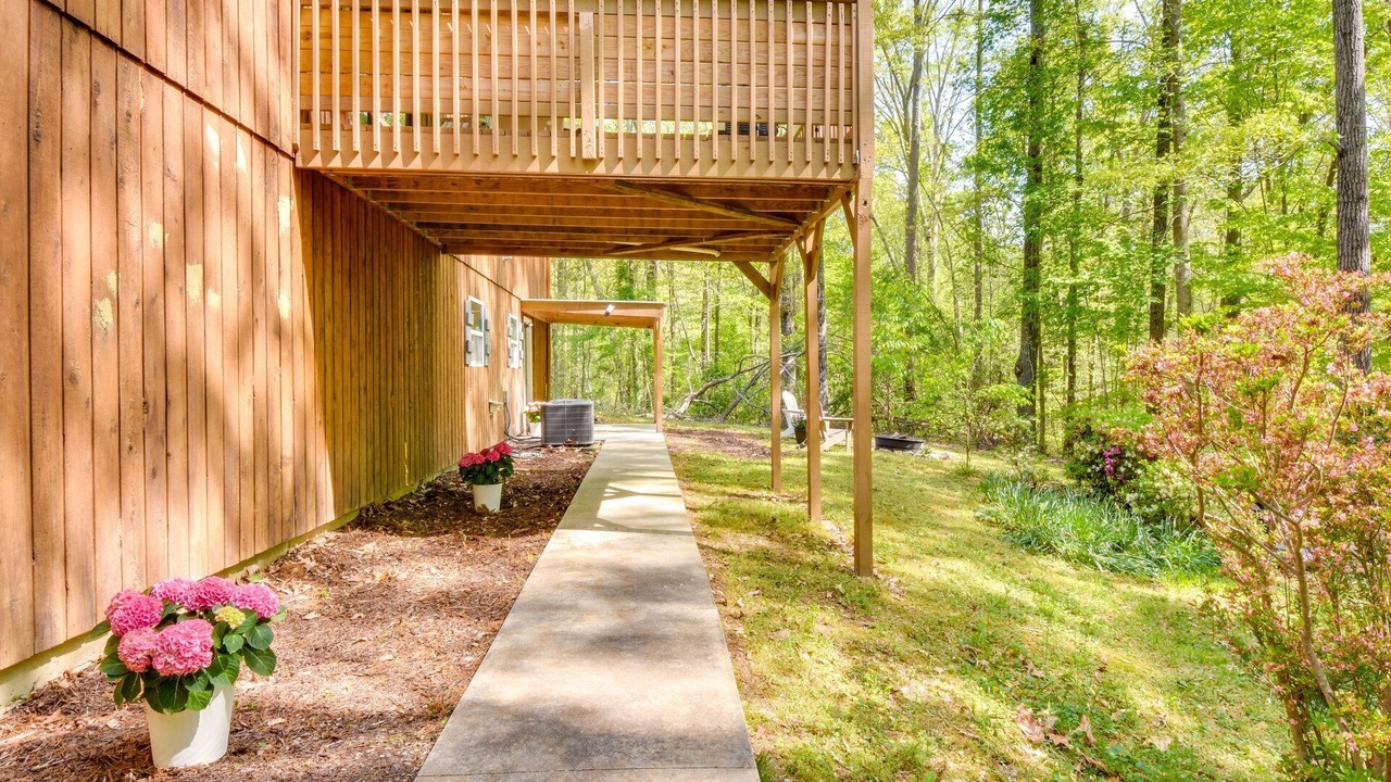 Photo of Outdoor in Toccoa