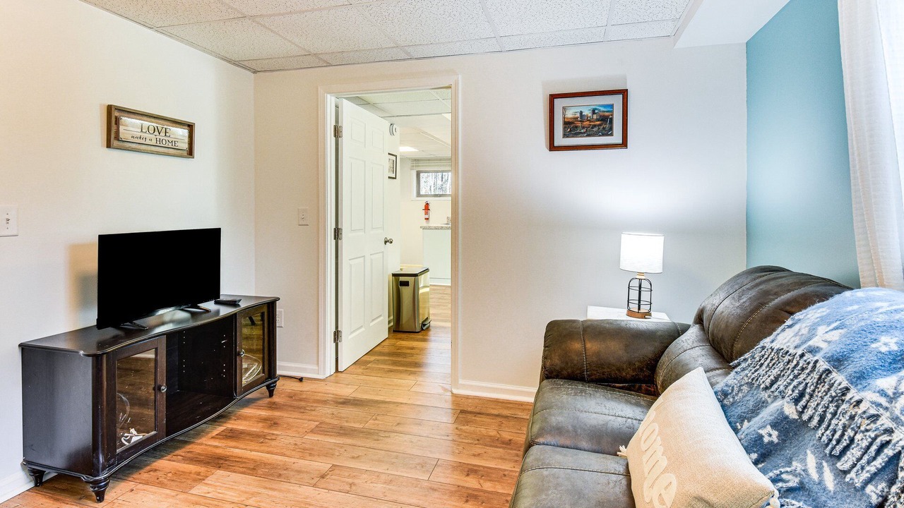 Photo of Livingroom in Toccoa