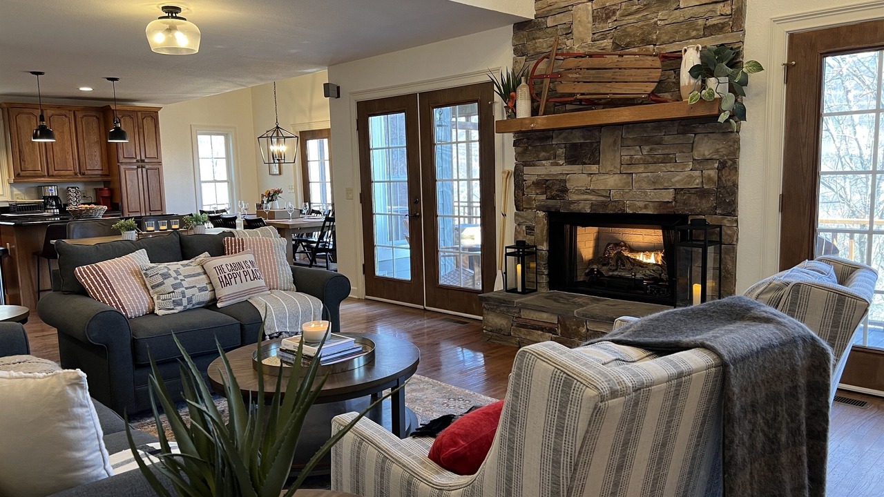 Photo of Livingroom in Candler