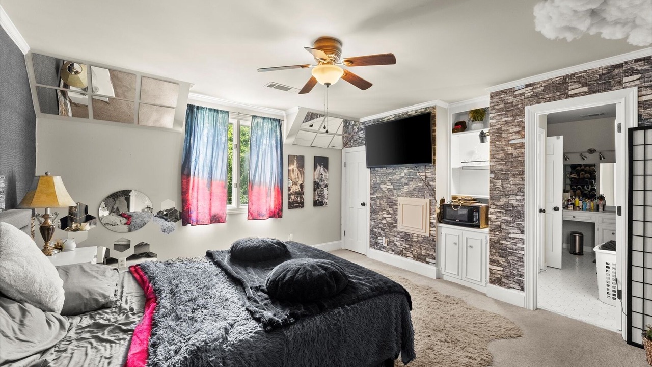 Photo of Bedroom in Sandy Springs
