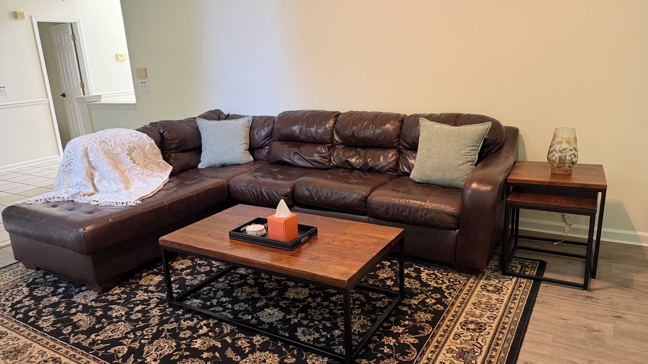 Photo of Livingroom in Suwanee