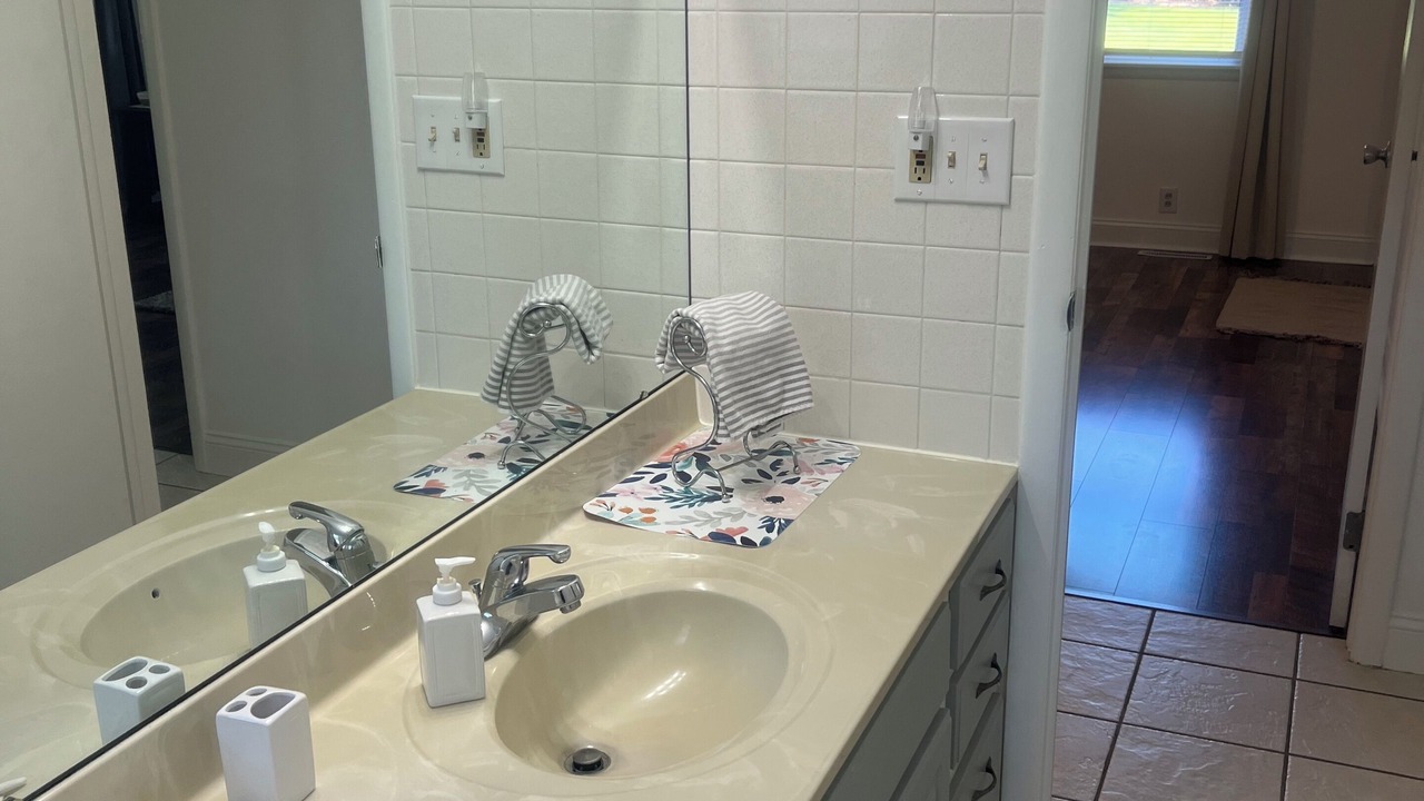 Photo of Bathroom in Newburgh