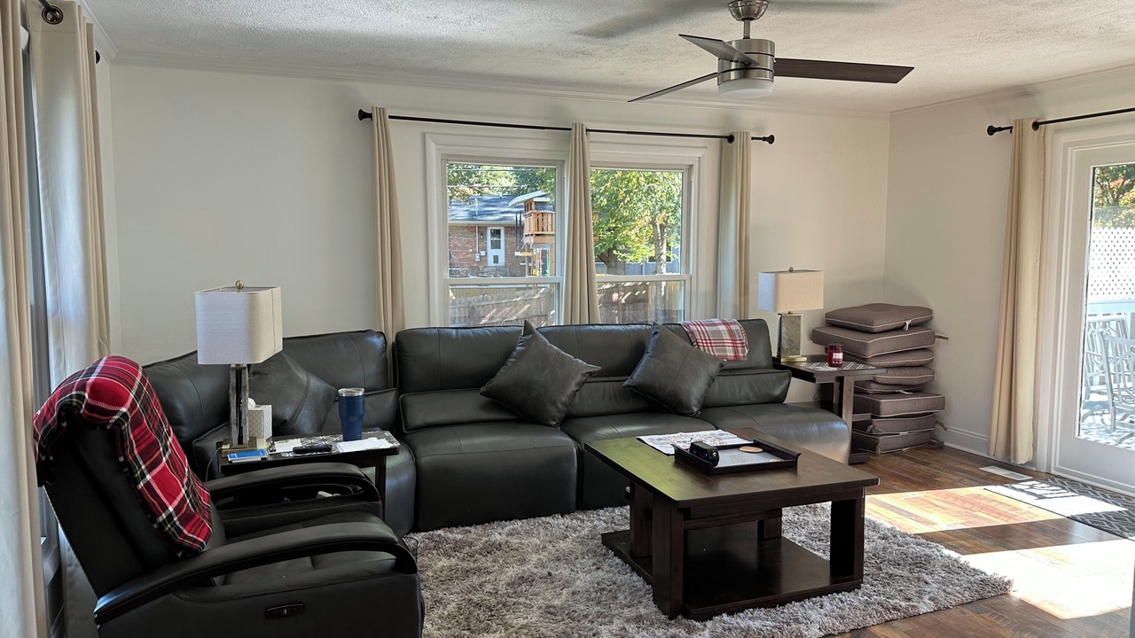 Photo of Livingroom in Newburgh