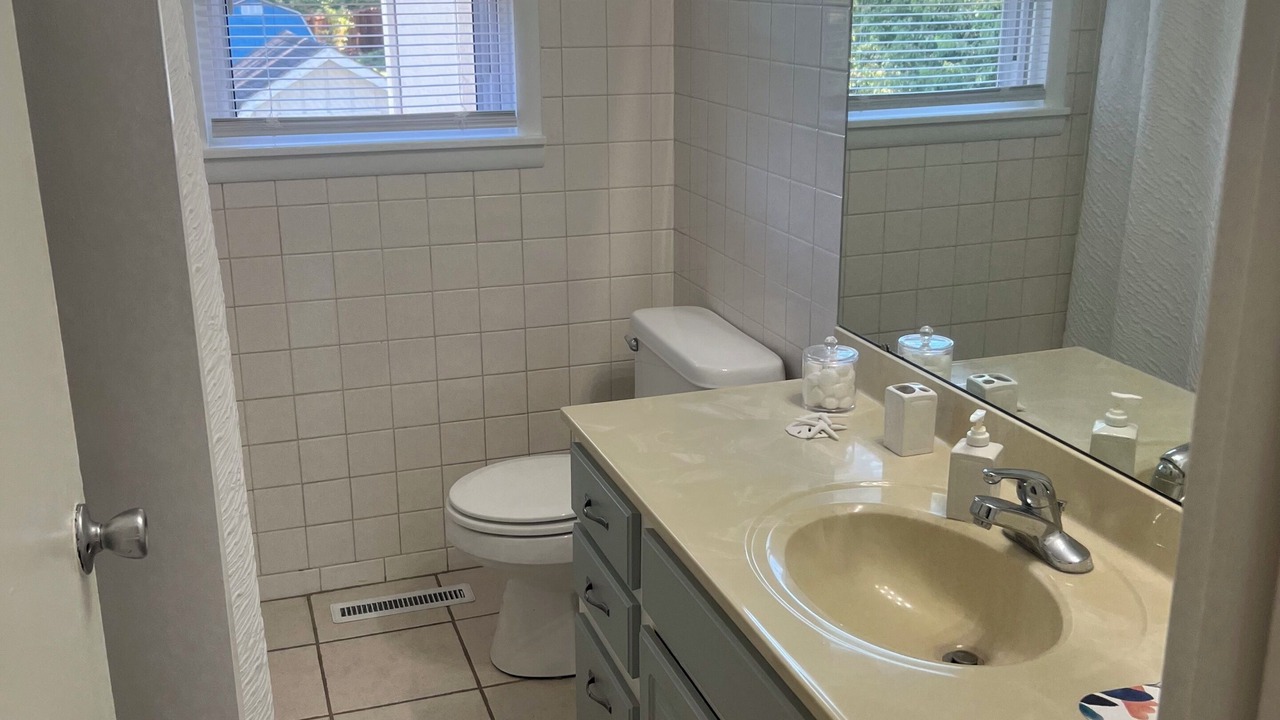 Photo of Bathroom in Newburgh