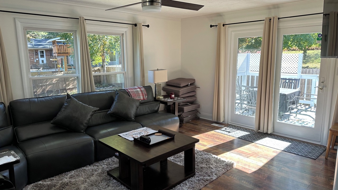 Photo of Livingroom in Newburgh