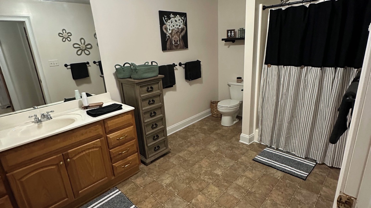 Photo of Bathroom in Winder