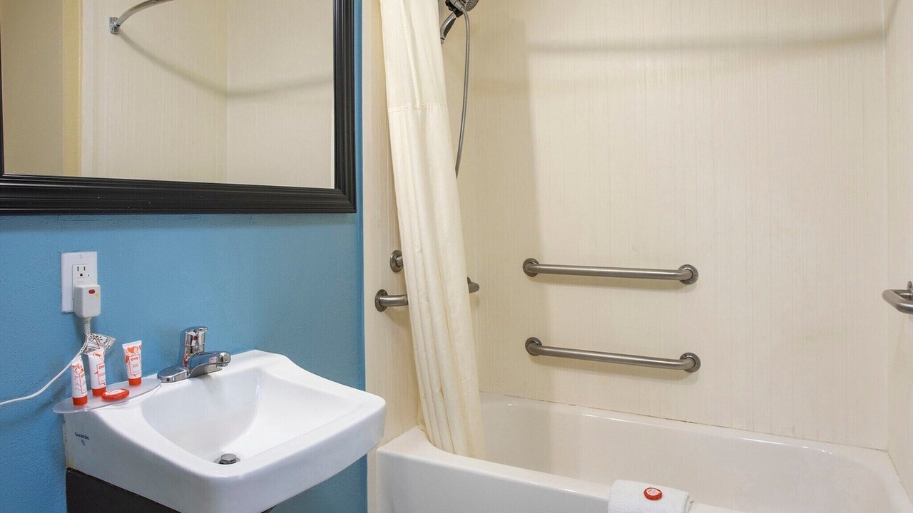 Photo of Bathroom in Cedar Bluff