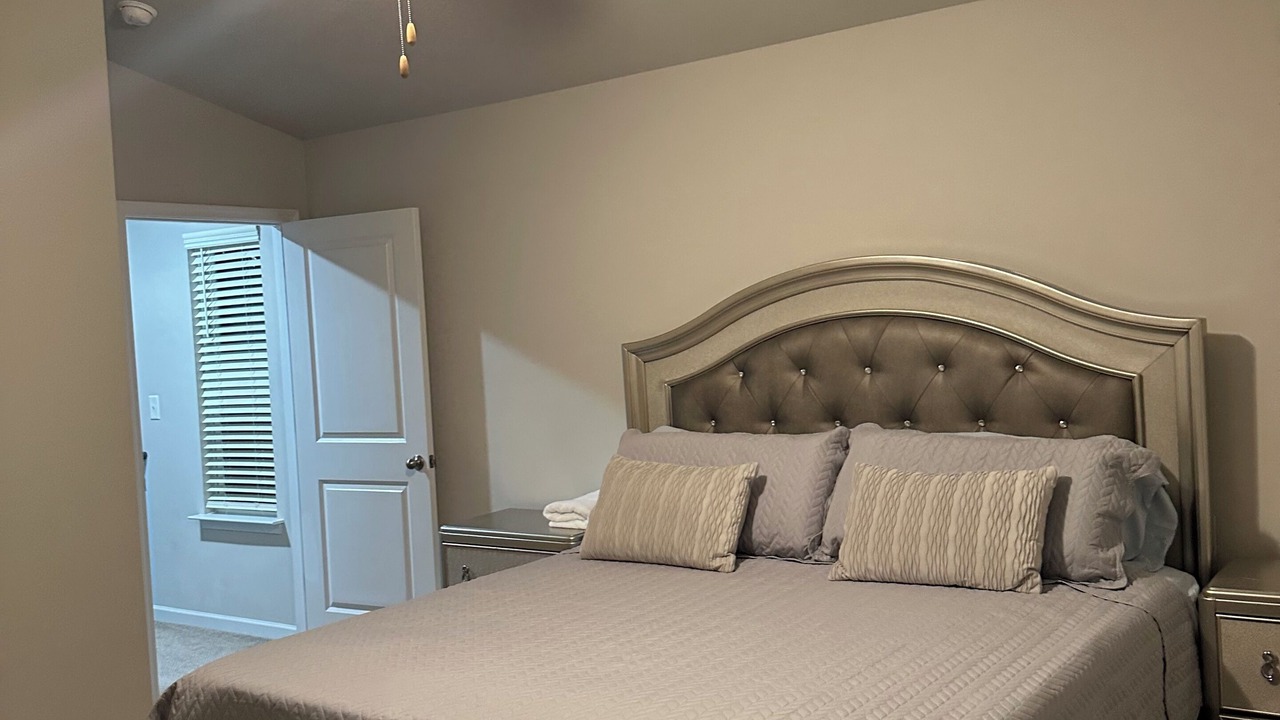 Photo of Bedroom in Harwood Lane