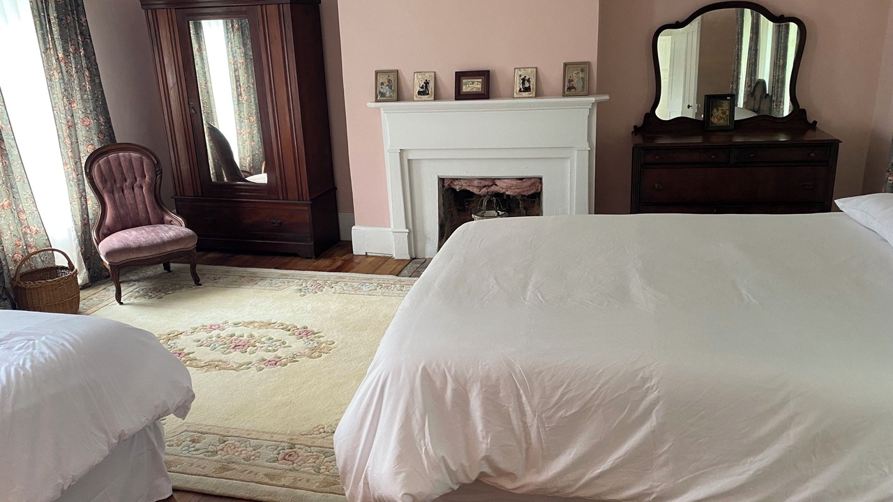 Photo of Bedroom in Upper Tract