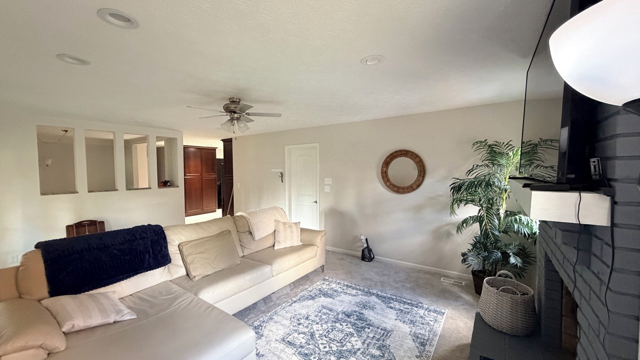 Photo of Livingroom in Dayton