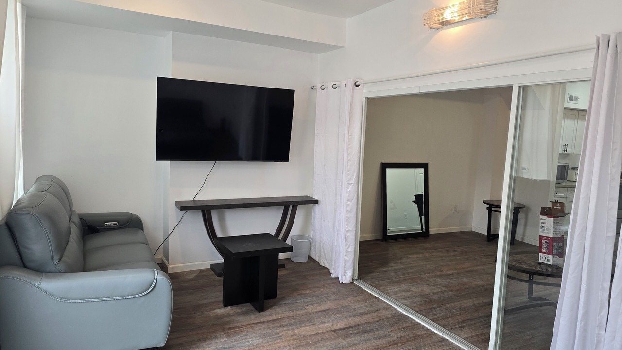 Photo of Livingroom in Clifton Heights