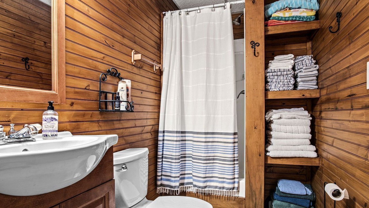 Photo of Bathroom in Martin