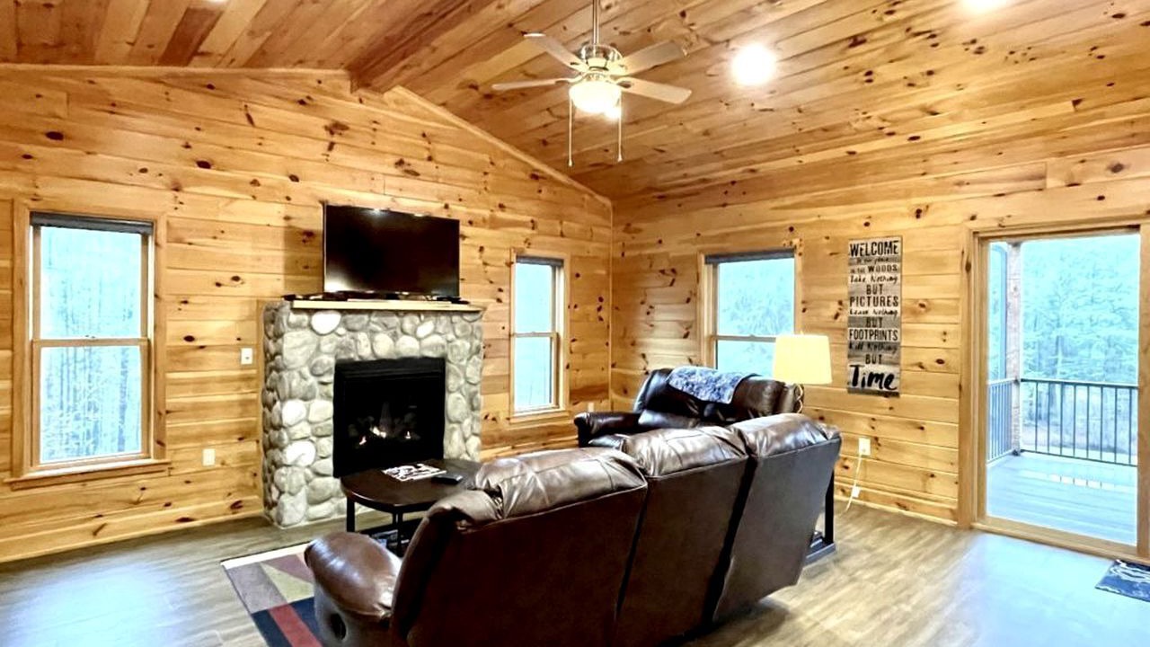 Photo of Livingroom in Tellico Plains