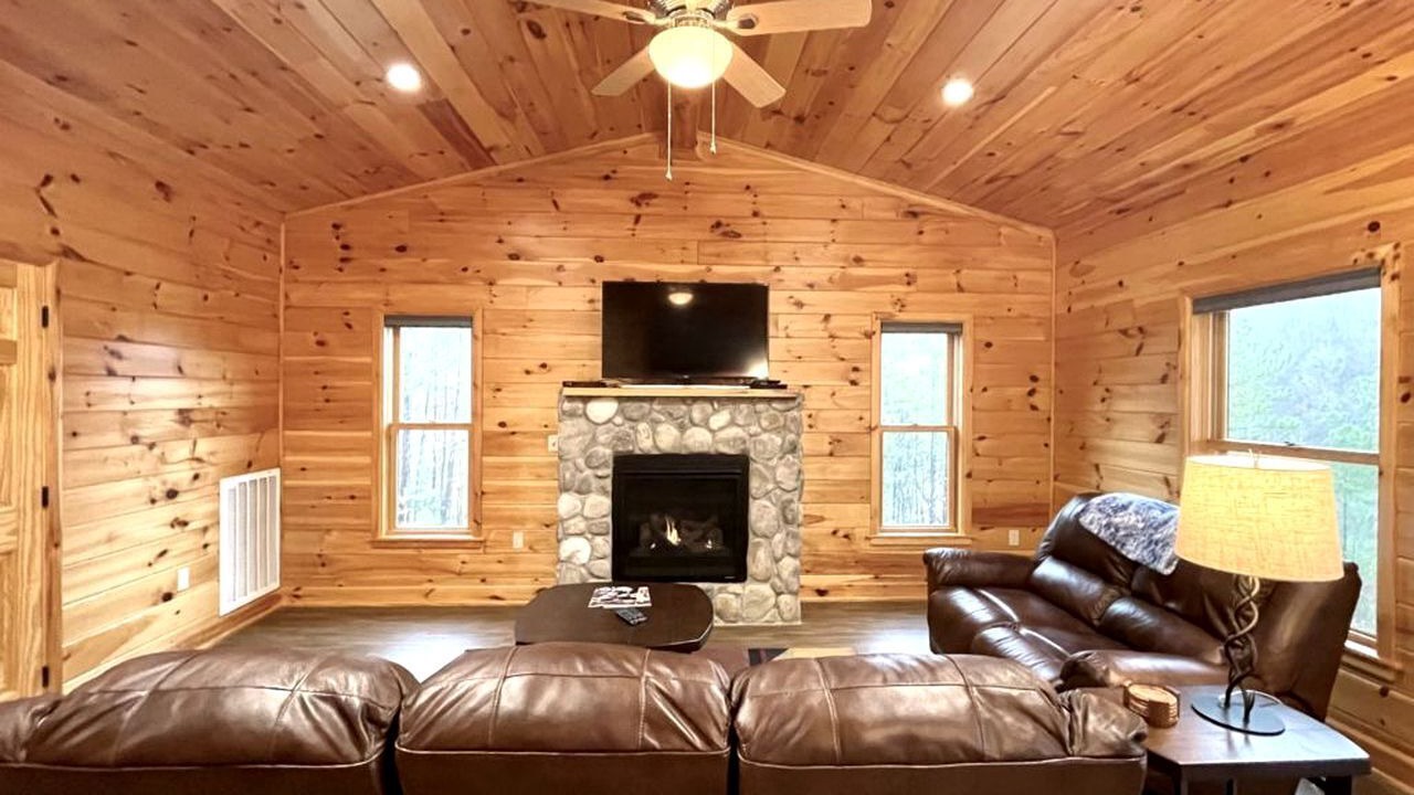 Photo of Livingroom in Tellico Plains