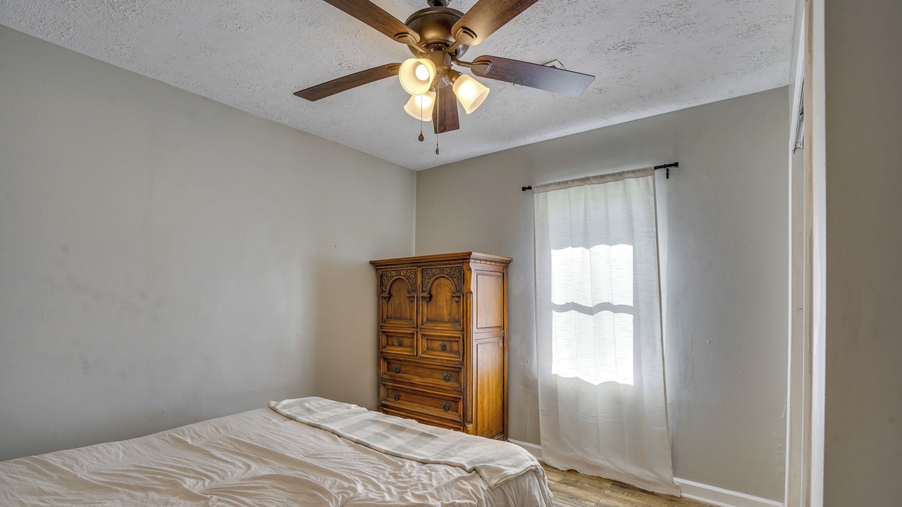 Photo of Bedroom in Almo