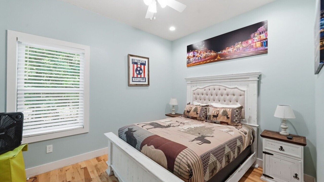 Photo of Bedroom in Kodak