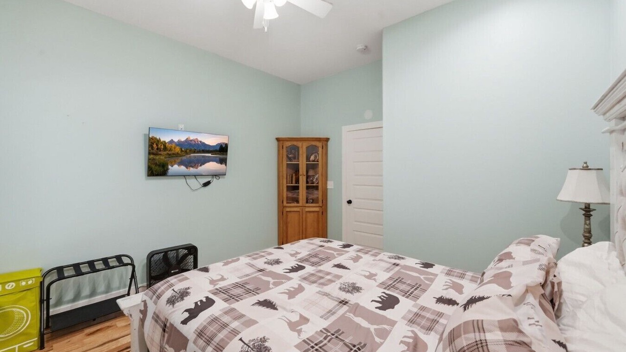Photo of Bedroom in Kodak